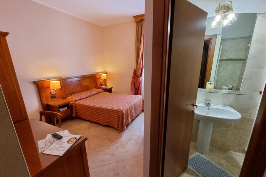 Hotel Acqui & Centro Benessere Acqui Terme Buitenkant foto