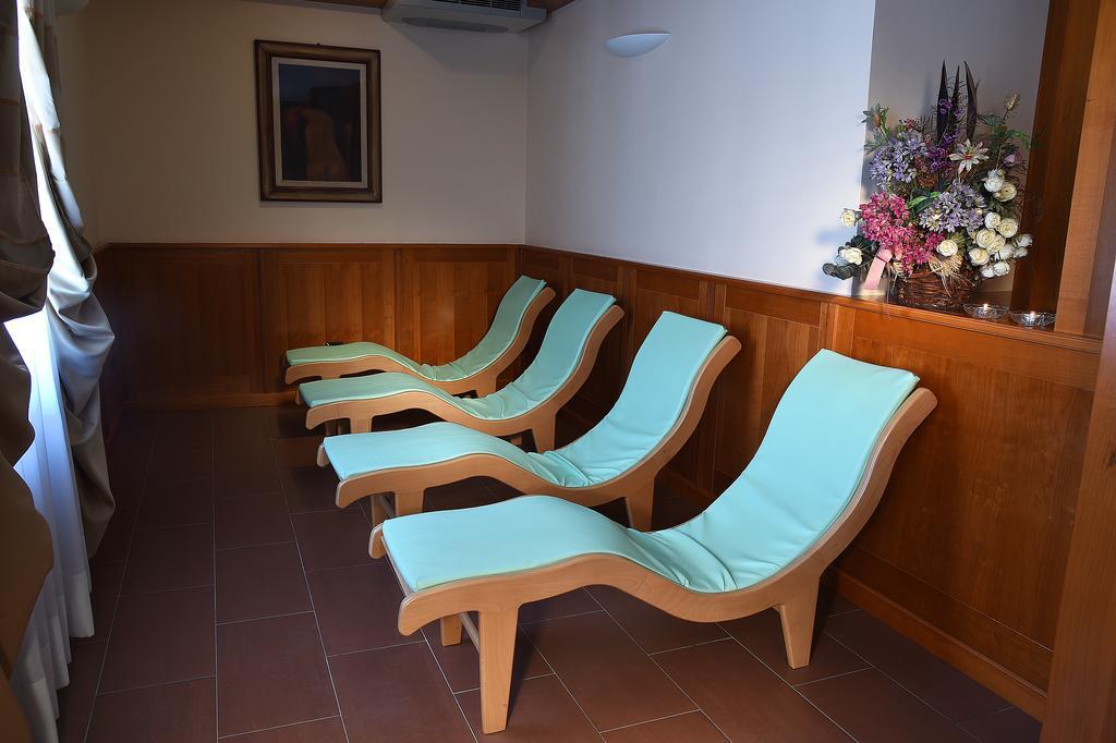 Hotel Acqui & Centro Benessere Acqui Terme Buitenkant foto