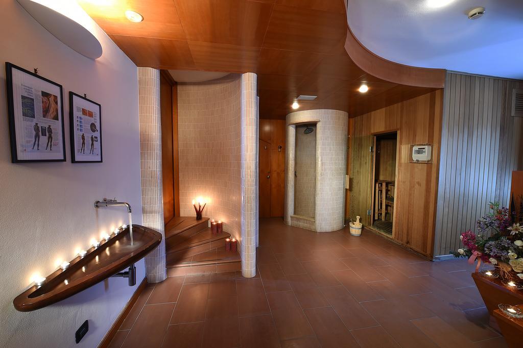 Hotel Acqui & Centro Benessere Acqui Terme Buitenkant foto