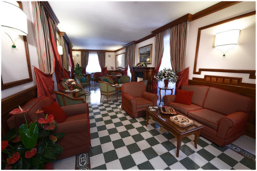 Hotel Acqui & Centro Benessere Acqui Terme Buitenkant foto