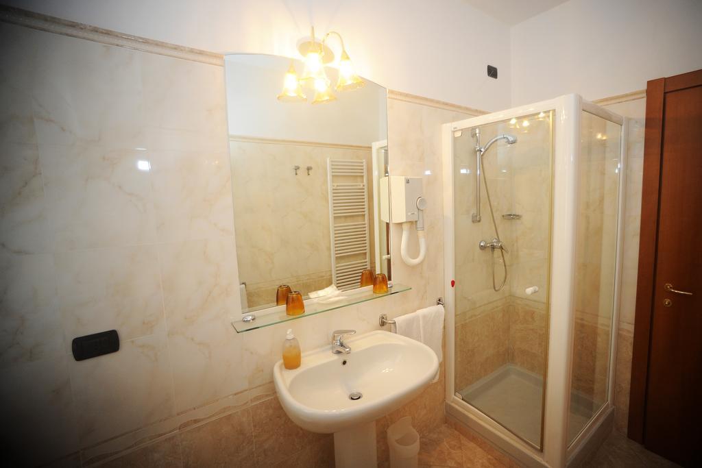 Hotel Acqui & Centro Benessere Acqui Terme Buitenkant foto